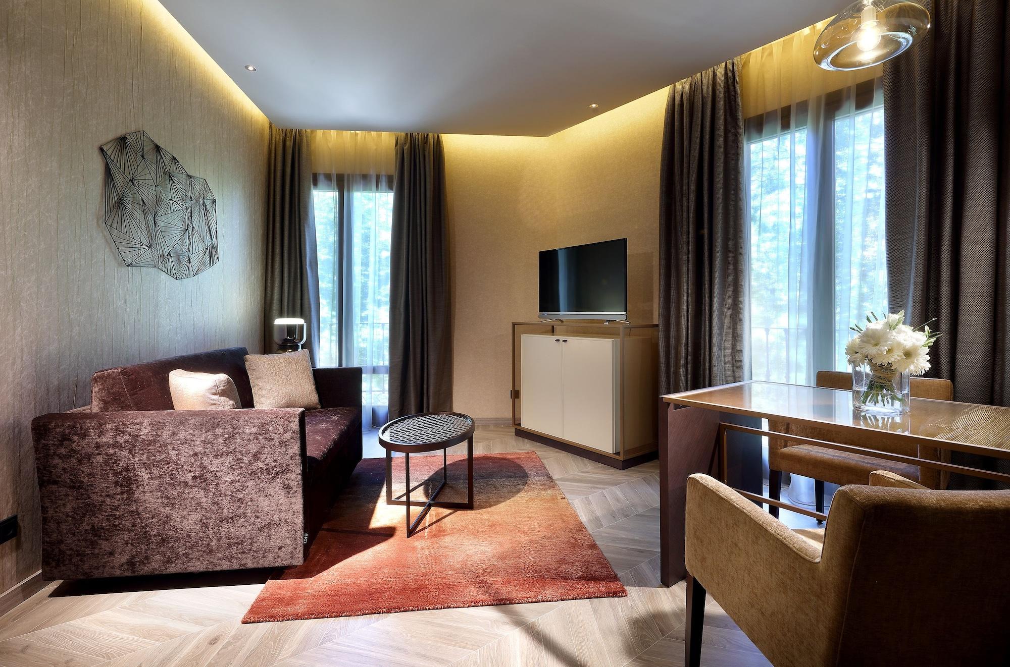 Aurea Washington Irving By Eurostars Hotel Company Granada Luaran gambar A suite at the hotel